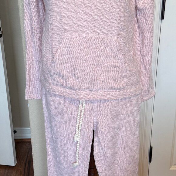 Faherty Lounge Set - Picture 6 of 9